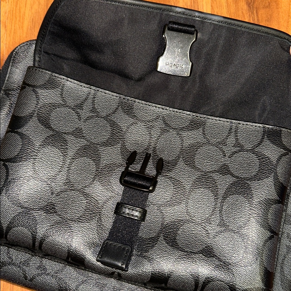 MENS COACH Ranger Pouch In Signature Canvas - Picture 12 of 16